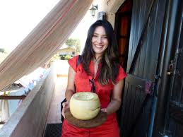 Tutti pazzi per il formaggio (illegale) con i vermi. Casu Marzu