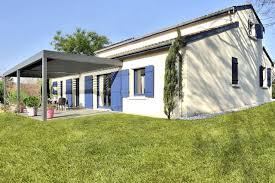 Si vous choisissez une pergola adossée à 2 murs, votre pergola sera positionné dans un angle. Pergola Bioclimatique 10 Modeles De Pergolas Pour Terrasse Et Jardin Cote Maison