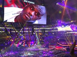 Designed by hks and built by manhattan construction, the $1.2 billion stadium features two monumental arches, the world's largest hdtv video board cluster, an expansive retractable roof and. Attending Wrestlemania Was Like Living Inside A Real Life Comments Section The Verge