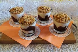 Crostatine, crumiri, mousse concentrate in bicchierini. Bicchierini Di Panna Cotta Con Crumble Dolci E Pensieri Di Roberta