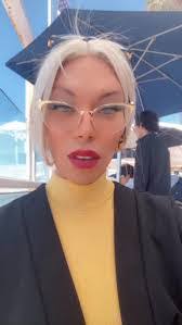 Mia Hopper's Instagram, Twitter & Facebook