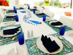 On the right of the plate, place the dinner knife and soup spoon, from left to right. Napkin Folding 75 Summer Ideas For Table Decoration Interior Design Ideas Ofdesign
