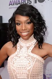 Brandy Norwood Wore Her Graduated Bob In Curls With A Neutral The Best Hair And Makeup From Last Night S Bet Awards Popsugar Beauty Photo 2 In 2020 Bob Hairstyles
