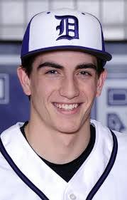 Derek Topp's Instagram, Twitter & Facebook