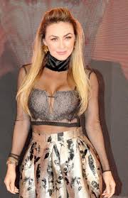 Aracely's role model is famous actress and singer jennifer lopez, but at first she was too shy to shoot naked. Aracely Arambula Ya Escribe Sus Memorias