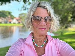 Happy International Lipstick 💄 Day. الوابر NdP ASA Lips without LIPSTICK  ARE LIKE САКЕ without frosting @NewYouMedia