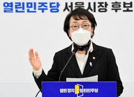 더불어민주당은 불리한 여론조사가 이어진데 따른 진보 지지층이 투표장에 나섰다고 분석했으나. ê¹€ì§„ì•  ì—´ë¦°ë¯¼ì£¼ë‹¹ ì„œìš¸ì‹œìž¥ í›„ë³´ í™•ì • ê±°í'ˆ ë„ì·¨ëœ ë°•ì˜ì„  ì´ê¸¸ ê²ƒ Chosunbiz ì‹œì‚¬