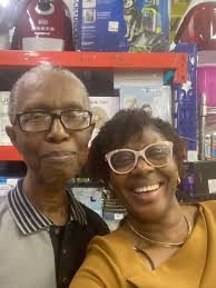 Good morning to my community.. In need of recommendation But will write  this in Spanish since it's known in the Hispanic community thank you in  advance and please no rude comments. Estoy