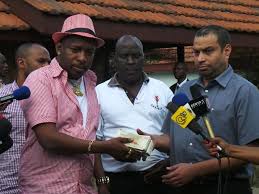 Nairobi senator mike mbuvi sonko yesterday clashed with nairobi women representative, rachael shebesh, in public over the pending assault case with governor evans kidero. Mike Sonko Pays Sh300 000 To Caribea For Damages In Hard Cash Naibuzz