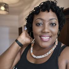 Hey everyone! 👋🏾 I'm getting microloc'd soon and I'm super excited to  start this journey! I wanted to ask those of you who've already started or  are fully loc'd: • Do you