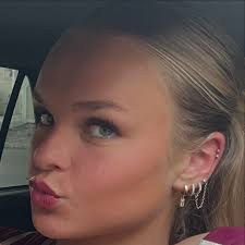 My bestie got her #eyebrowsmicrobladed!! Erin and I have been friends since  the second grade. She now lives in Tennessee with her husband David and  four kids and they own and operate @