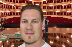 Von Wolfen nach Mailand: Der doppelte Kohl: Opernsänger aus Wolfen steht  gleich mit zwei Rollen auf der Bühne der Scala