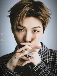 Kang Daniel Looking at Latrice