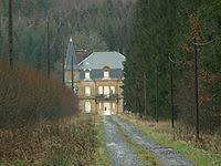 Tueur en série français, il a défrayé la chronique pendant de long mois, pour des viols et meurtres commis en france et en belgique. Michel Fourniret Wikipedia