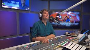 Gregory sedoc bekijkt hoe de wetenschap kan bijdragen aan de gouden medaille van de windsurfer kiran badloe, die hij deze zomer op de olympische spelen in tokio hoopt te behalen. Kijk Radio 538 Tony Junior Moet Volgens Een Vriendin Een Normaal Meisje Kr Clip Seizoen 2021 Kijk