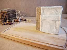 safi_kumasmaske - Plastiksiz mutfak için en önemli adımlardan biri: Bulaşık süngeri 🧽 Mikroplastik içeren sarı bulaşık süngerlerine alternatif el yapımı yıkanabilir bulaşık süngerlerimiz kullanmaya denediniz mi 🌱 Doğa dostu olan ve sürdürülebilir