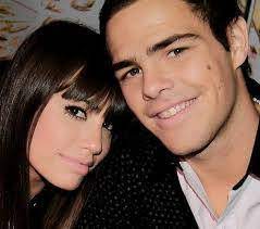 Check spelling or type a new query. Lali Esposito Y Peter Lanzani Photos Facebook