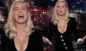 Animated gif images of fire and flame. Brie Larson Takes The Plunge In Busty Split Gown A Brie Larson Bfn My