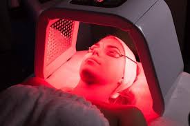 LED (light-emitting diode) light therapy treats various skin conditions and  concerns, such as acne, fine lines and psoriasis. It comes in different  types, including red light LED therapy and blue light LED
