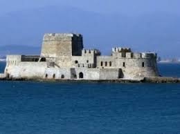 Πάνω από 264 τουριστικά καταλύματα & διαμερίσματα για διακοπές, όπως διαμερίσματα, οικίες & άλλα. Mpoyrtzi Nayplio Anakta Mesw Espa Thn Palia Toy Aiglh Greek Islands House Styles Mansions