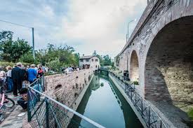 È situata in zona periferica, in via marconi 60, in prossimità del quartiere florida. Canali Di Bologna I Nostri Siti Didattica Per Le Scuole