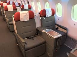 When flying, premium economy passengers will count with the middle seat blocked — the latam's flights that currently count with premium economy service in narrowbody operations. Review Latam 787 Dreamliner Premium Business Class Travelupdate