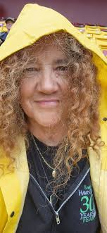 Doors for Metallica open at 4pm! Come say hi at the 100.7 The Bay booth  before the show! 🎶