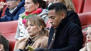 Der ehemalige fußballer dennis aogo und seine frau ina sind wieder eltern geworden. Jens Lehmann Notification Of Whatsapp Scandal Ina Aogo Is Ashamed Of Trying That I M German