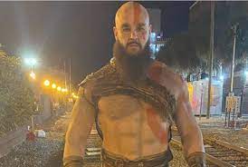 Dated nov 26, 2020, id: Wwe S Braun Strowman Makes An Impressive Kratos From God Of War On Halloween 2020 Happy Gamer
