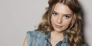 It is ranked as the 48th most common surname in the united states. Celebrities With Last Name Evans Famousfix Com List