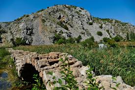 Das haus golubic, in tribunj kroatien, bietet ihnen einen erholsamen urlaub in dem sie ihre seele baumeln lassen können. Kroatien Wanderung Im Krupa Canyon Auf Schmalen Pfaden