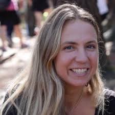 Beatriz Vigil's Instagram, Twitter & Facebook