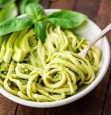 This Easy Healthy And Deliciously Creamy Avocado Pasta Sauce Recipe Is Made With 5 Ingredients And Is Pasta Sauce Recipes Avocado Sauce Pasta Vegan Pasta Dish