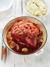 La viande de poitrine de poulet tendre et faible en gras est indispensable pour ceux qui adhèrent aux principes de la saine alimentation. Porc