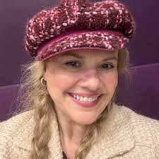 Dixie Grimes's Instagram, Twitter & Facebook