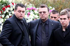 Kilometru ve směru z prahy narazil do nákladního vozu. Jan Kocka Mladsi Byl Pri Smrtelne Nehode Pod Vlivem Alkoholu A Drog Zjistila Policie Aktualne Cz