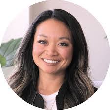 Kim Corrigan's Instagram, Twitter & Facebook