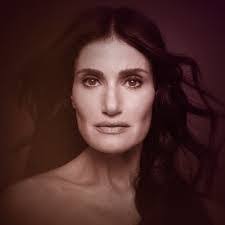 Rebecca Chenoweth's Instagram, Twitter & Facebook