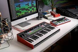 ik multimedia uno synth pro uno synth pro desktop 小粋な3音パラフォニックなアナログシンセサイザー登場 2021 シンセサイザー アナログ リバーブ