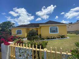 Pin By Propertycozy Com On Jamaican Properties In 2021 Hatfield House House Styles