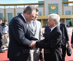 Như vậy là, tổng bí thư nguyễn phú trọng không phải là người tham quyền cố vị, tìm mọi thủ đoạn để loại đối thủ cốt sao bao giờ anh trọng cũng lắng nghe và anh đều nói với tôi sẽ làm mọi việc để giữ được đất nước bình yên và ngày càng phát triển, đời sống của nhân dân ngày một tốt đẹp hơn. Tá»ng Bi ThÆ° Nguyá»n Phu Trá»ng Káº¿t Thuc Tá»'t Ä'áº¹p Chuyáº¿n ThÄm Lb Nga Va Hungary Baotintuc Vn