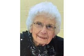 Amanda Devault's Instagram, Twitter & Facebook