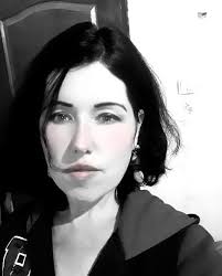 Visând la oameni de zăpadă "Va ninge anu-acesta sigur!" Promiți cu glas  șovăitor, Privești pe geam zâmbind nesigur Părinte bun și iubitor...  Promiți un basm ce-a fost odată, Lumină vrei în vremuri