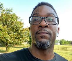 This guy right here is our afternoon highlight (I have to fit some in so be  ready) Eugene Byers aka Rize2Grind is our resident kettlebell king. Doing  his first marathon. You'll see