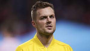 View the player profile of aik midfielder sebastian larsson, including statistics and photos, on the official website of the premier league. Arsenal Fans Laud Sebastian Larsson On Twitter Following Alexis Sanchez Spat 90min