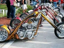 Pin By Paulo Cesar De Almeida Junior On Sportster Bobber In 2020 Daytona Beach Bike Week Bike Week Sportster Bobber