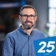 Erik Roby's Instagram, Twitter & Facebook