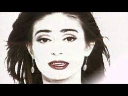Yildiz Tilbe Sana Deger Official Video Youtube Yildiz Videolar Muzik