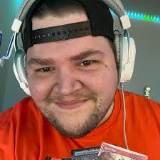 Eric Klug's Instagram, Twitter & Facebook