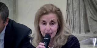 La leggenda che aleggia su di lui è uno dei pochi lussi di cui si compiace. Mario Draghi Chi E La Sorella Andreina Draghi Celebre Storica Dell Arte